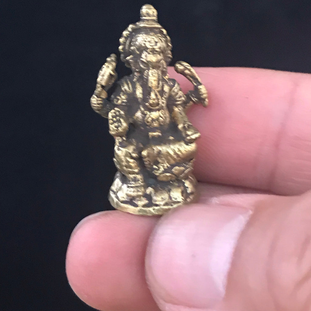 seated 4-armed Ganesh